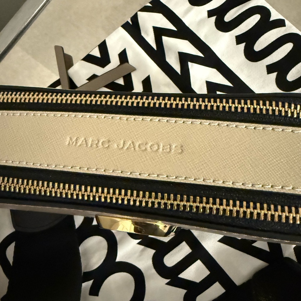 New Marc Jacob’s Snapshot Leather bag - Picture 4 of 7